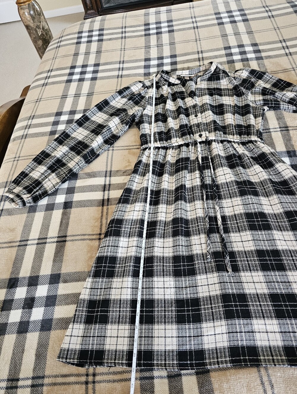 Knox Rose Black and Cream Plaid Button-Front Long Sleeve Dress - Picture 7 of 9